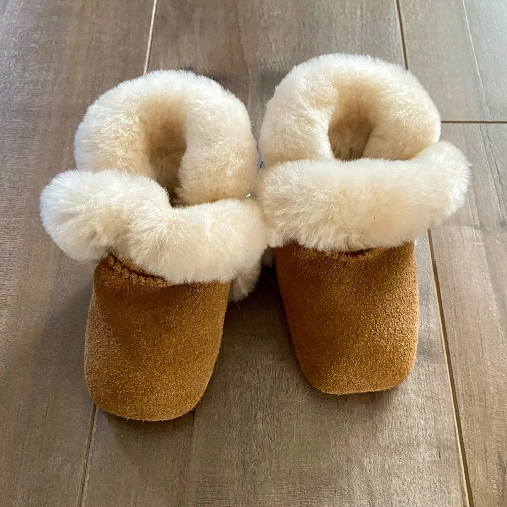 UGG Baby Lassen Ankle Boot in Chestnut